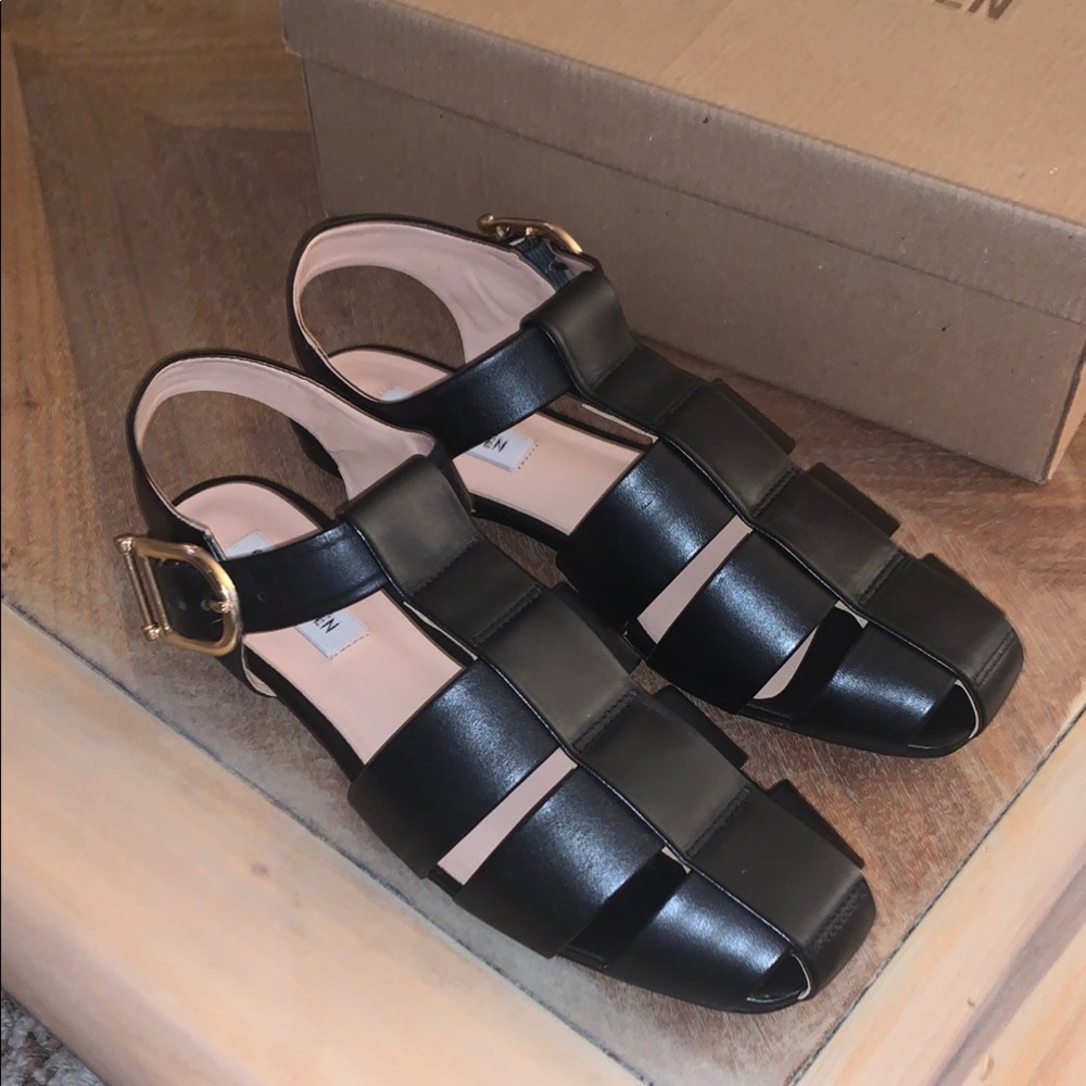 Steve Madden Black Leather Women's Sandal - Picture 8 of 8